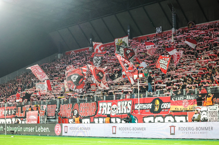 Rot-Weiss Essen triumphiert über Köln und erobert den zweiten Platz!