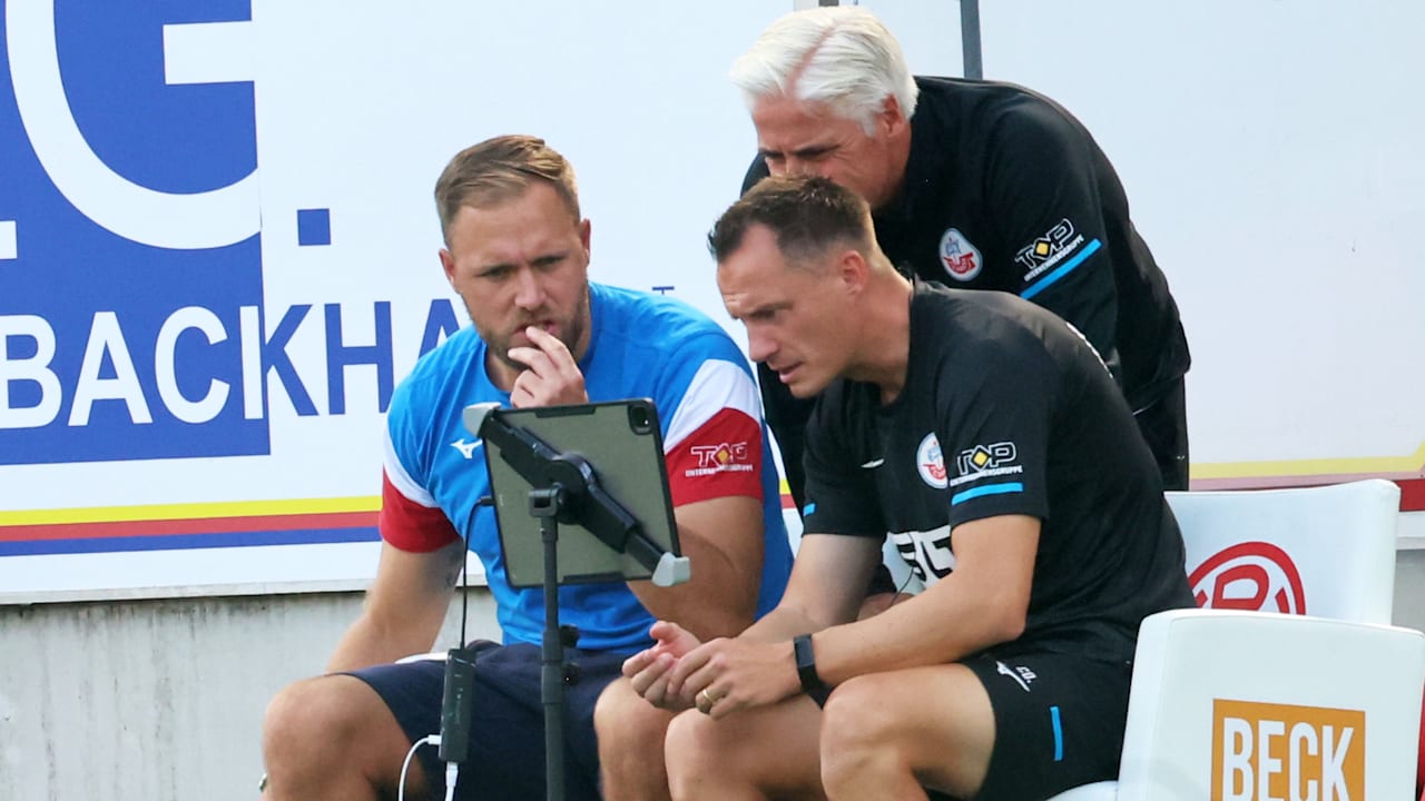 Hansa Rostock setzt auf Kontinuität: Trainerteam erhält Vertragsverlängerung