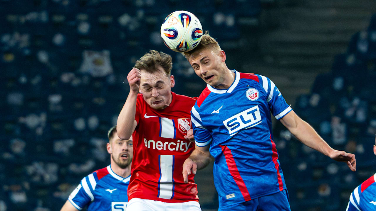 Hansa Rostock stürmt ins Pokalhalbfinale mit starkem Kopfballspiel