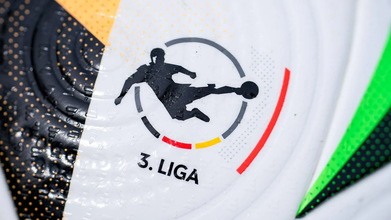 Uwe Koschinat: Mit Entschlossenheit zum Aufstieg in die Zweite Liga