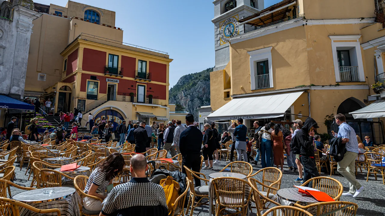 Capri kämpft gegen aufdringliche Touristenwerbung mit neuen Regeln