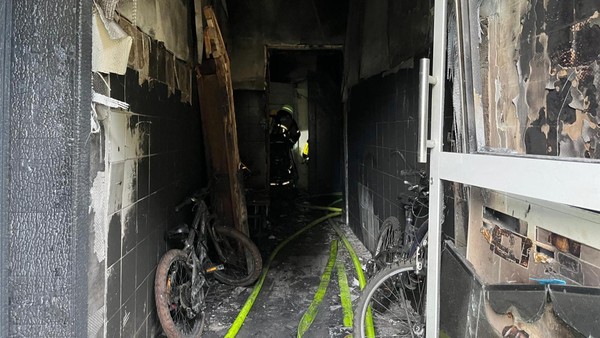 Gefährliche Fluchtwege: Brand eines Kinderwagens in Essen sorgt für Alarmstimmung