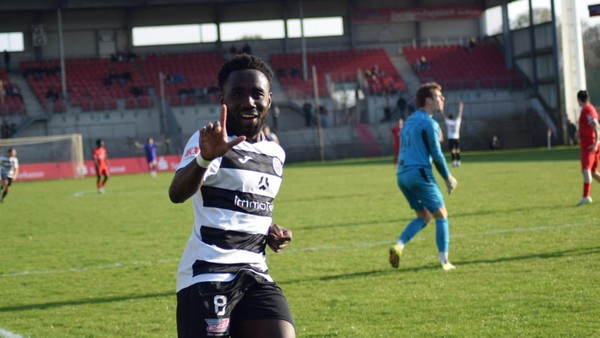 Spielabbruch sorgt für Kontroversen im Fußball