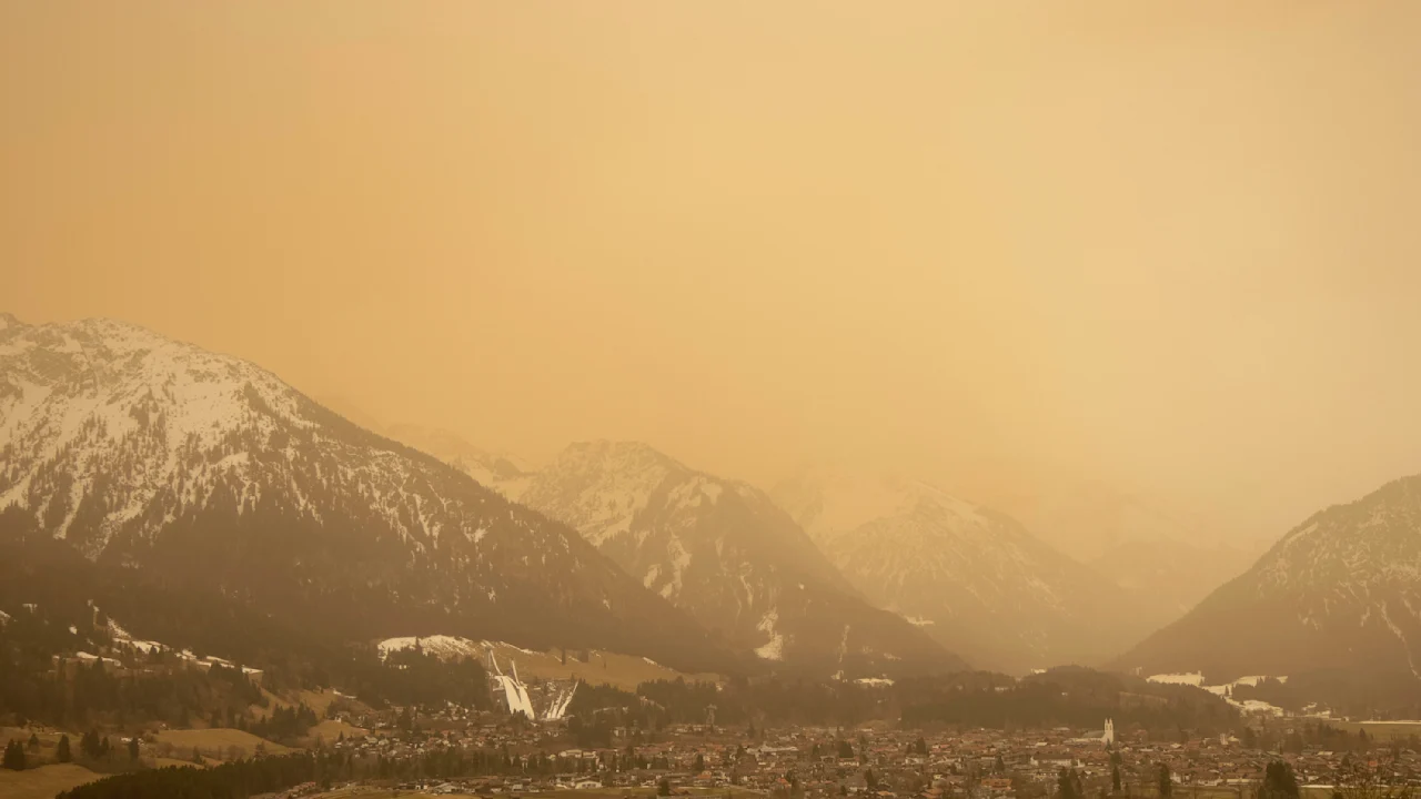 Launisches Wetter: Saharastaub und Blutregen sorgen für Überraschungen