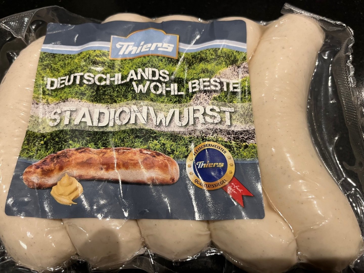 Die Bratwurst im Stadion an der Hafenstraße von Thiers