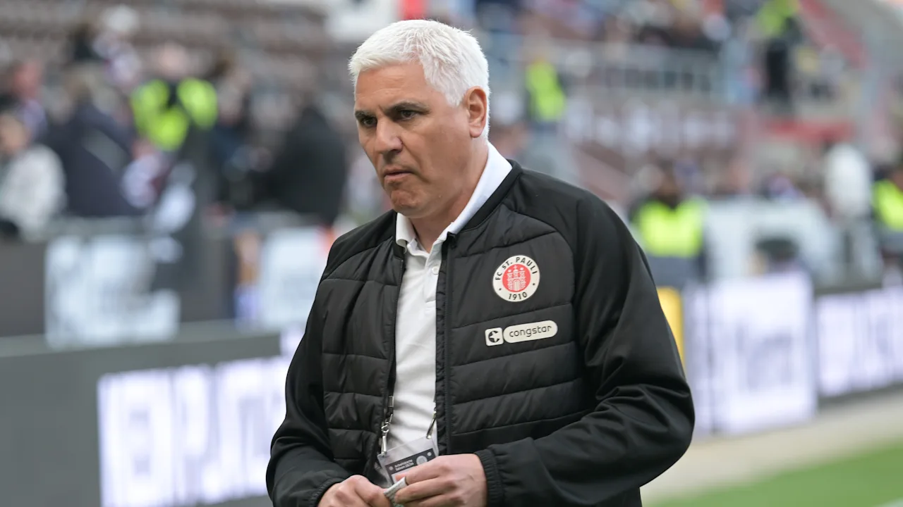 St. Paulis Sportchef kritisiert individuelle Fehler nach der Niederlage gegen Bayern