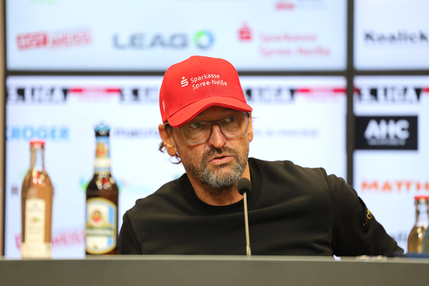 Cottbus im Aufstiegsfieber: Wollitz stichelt vor dem Topspiel gegen Osnabrück