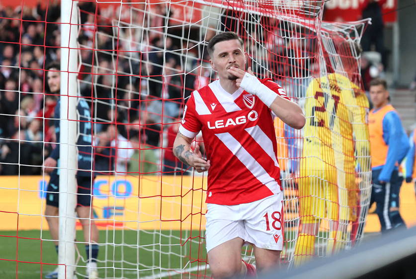 Erik Engelhardt glänzt mit Dreierpack und holt sich den Titel des Spielers des Tages