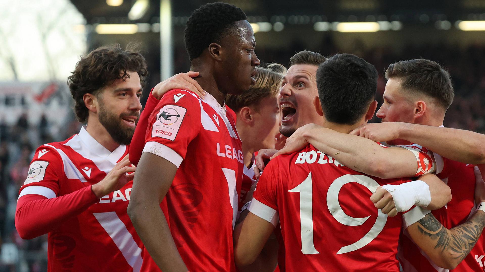 Cottbus' Engelhardt führt zum klaren Sieg gegen 1860 München