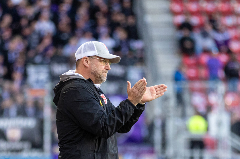 Sascha Hildmann über seine ersten Schritte beim SSV Jahn Regensburg