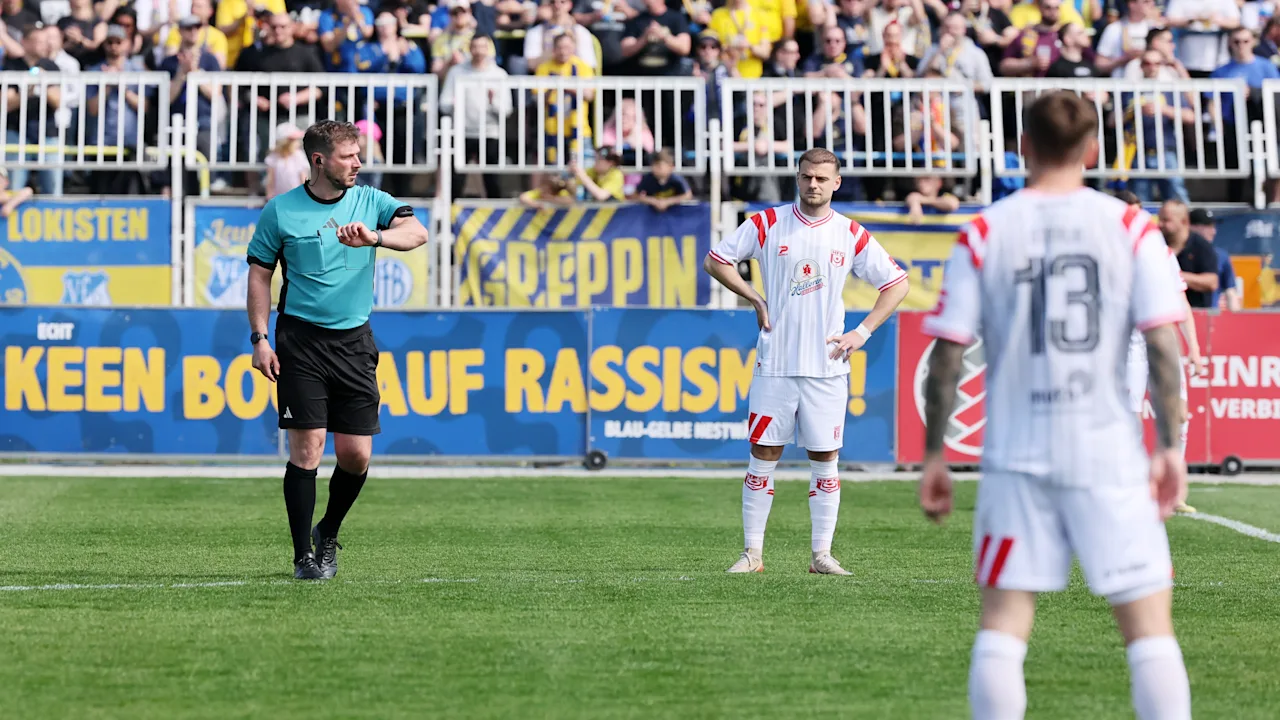 Protest auf dem Platz: Warnstreik in der Regionalliga Nordost