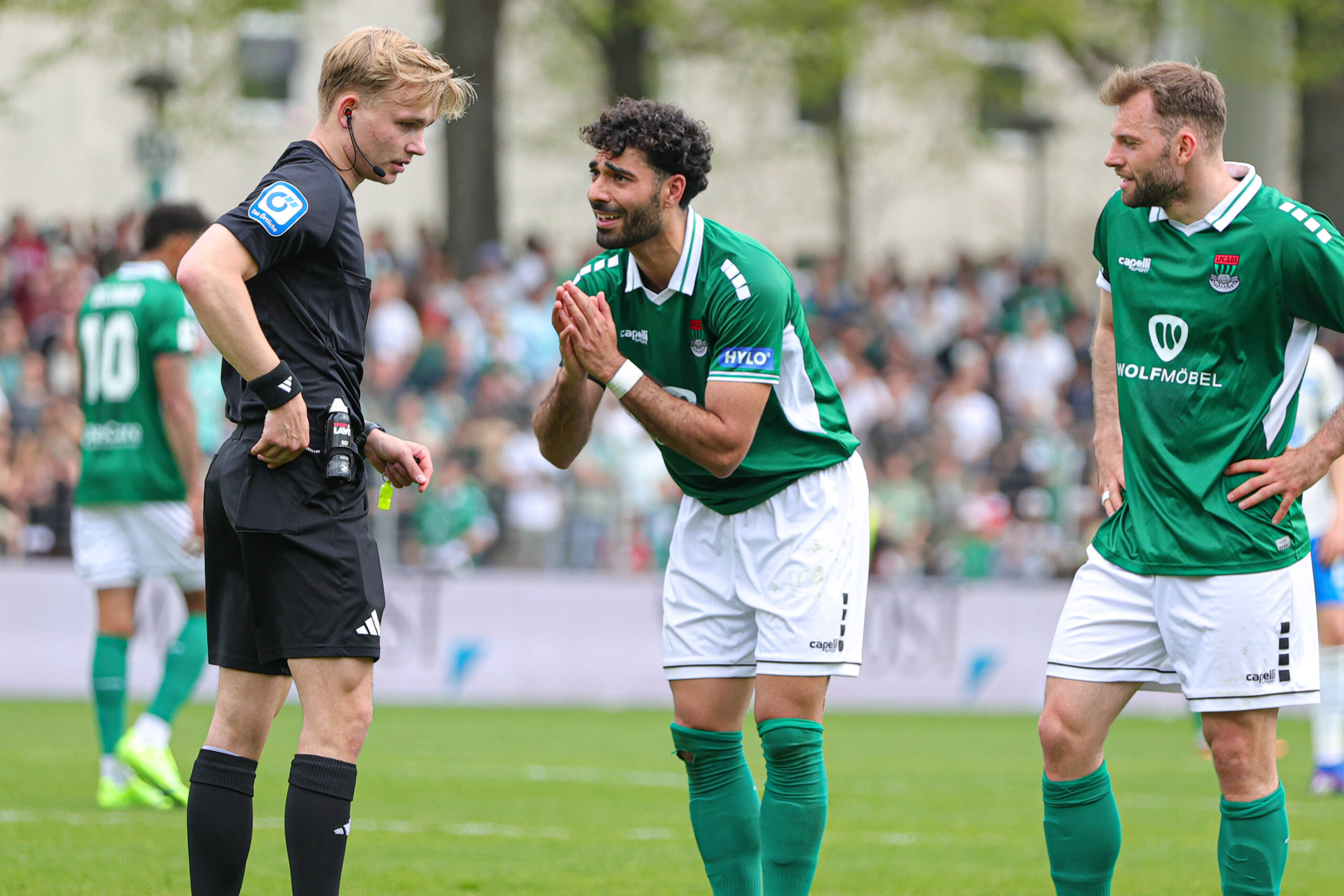 Ekin Celebi vom 1. FC Schweinfurt für drei Spiele gesperrt – Fehlentscheidung oder gerechtfertigt?