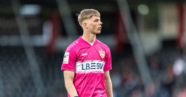 VfB Stuttgart verlängert Vertrag mit Torwart-Talent Florian Hellstern