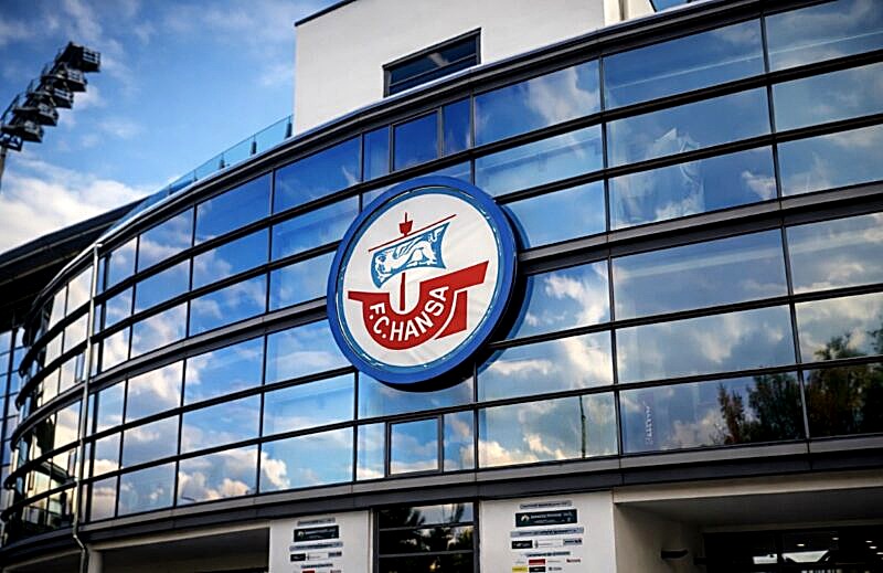 Hansa Rostock: Rückschlag im Aufstiegsrennen – Ein Spiel, das Fragen aufwirft
