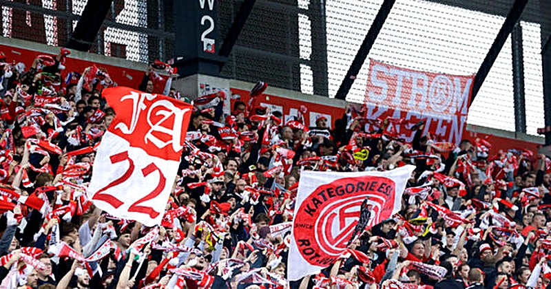 *Volles Haus zum Saisonfinale: Rot-Weiss Essen begeistert die Fans*