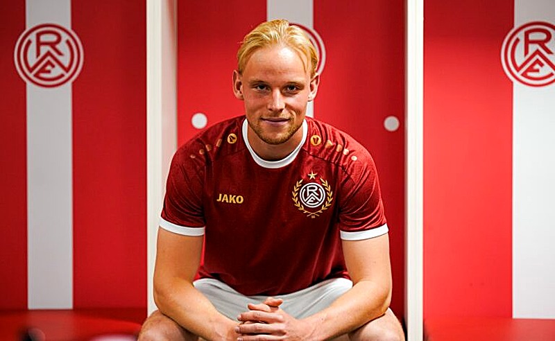 Ein Jahrhundert Vereinswappen: RWE feiert mit Sondertrikot