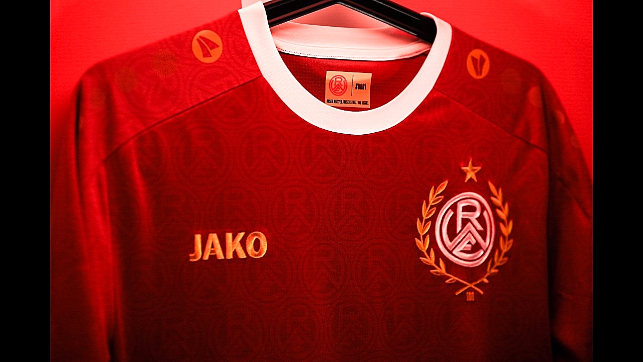 100 Jahre Wappen: Das besondere RWE-Sondertrikot feiern!