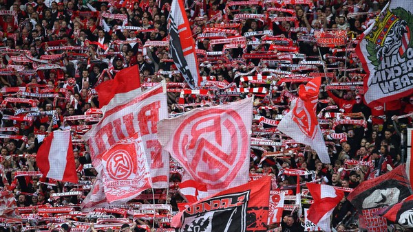 *Rot-Weiss Essen auf Aufstiegskurs: Ticketverkäufe für Cottbus-Spiel boomen*
