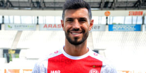 Erfahrung für die Zukunft: Klaus Gjasula bleibt Rot-Weiss Essen treu!