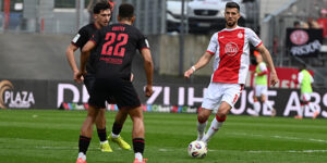 Klaus Gjasula bleibt Rot-Weiss Essen treu – Ein Veteran im Aufwind!