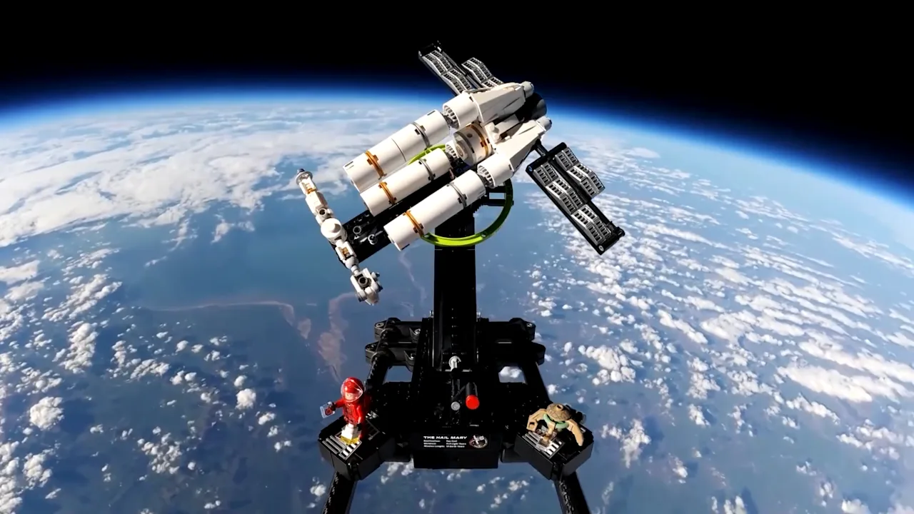Rekordverdächtiger Flug: Lego-Astronauten aus „Project Hail Mary“ erobern den Himmel