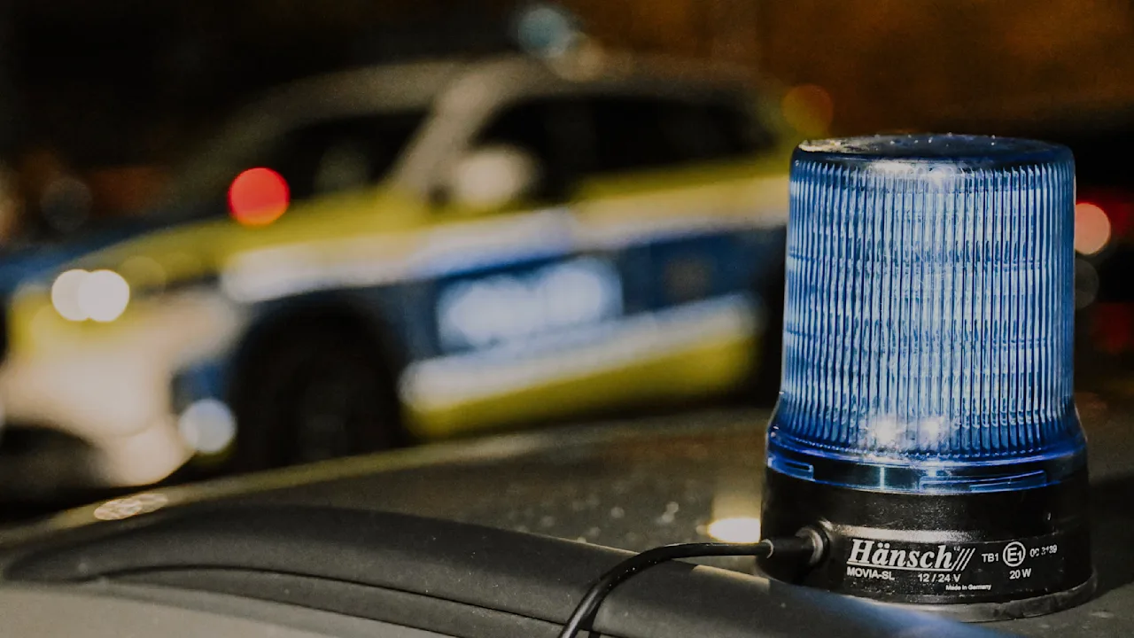 Razzia in Kröslin: Illegale Waffen und gestohlene Zaunfelder entdeckt