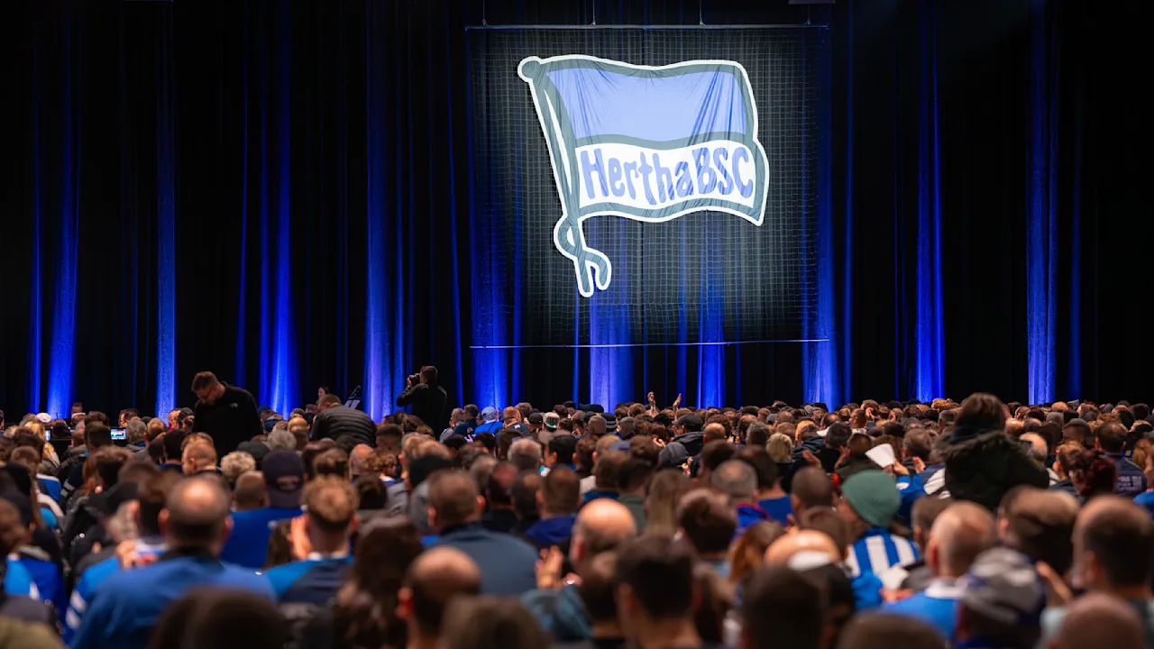 Hertha BSC: Kapitän Reese dankt Fans bei Mitgliederversammlung
