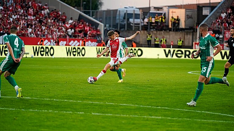 Gianluca Swajkowski verlängert Vertrag bei Rot-Weiss Essen