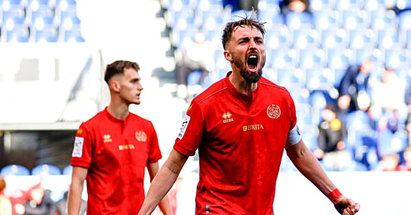 Florian Hübner bleibt ein Jahr beim SV Wehen Wiesbaden