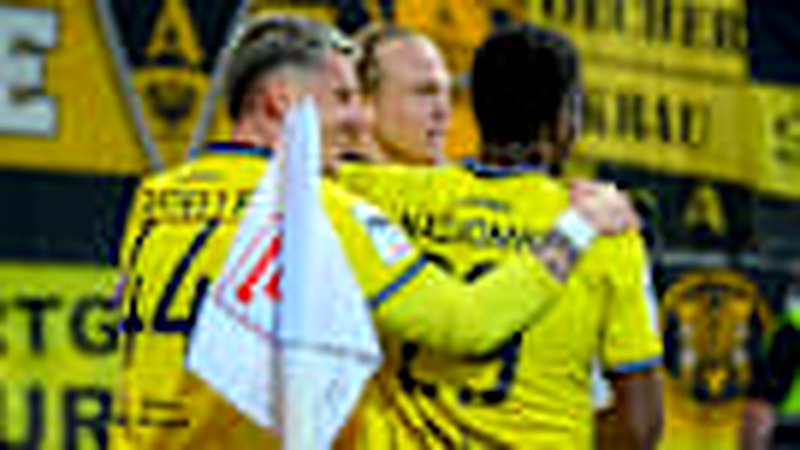 Pierre Nadjombe verlängert beim 1. FC Magdeburg und setzt auf Durchbruch