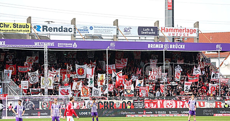 Energie Cottbus: Gigantische Fanunterstützung beim Aufstiegsspiel in Regensburg