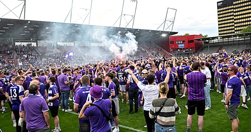 VfL Osnabrück: Meisterschaft und Aufstieg in die 2. Liga gefeiert