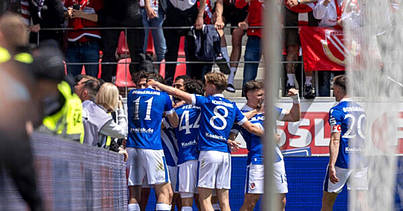 Energie Cottbus feiert Rückkehr in die 2. Bundesliga