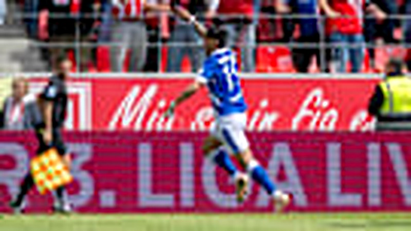 Cottbus feiert Comeback – Duisburg im Aufstiegsrausch