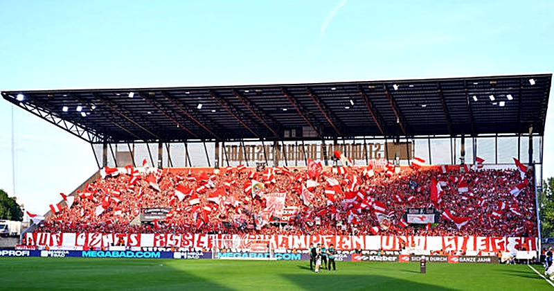 *Pfosten-Diebstahl sorgt für Aufregung bei Relegationsspiel von Rot-Weiss Essen*