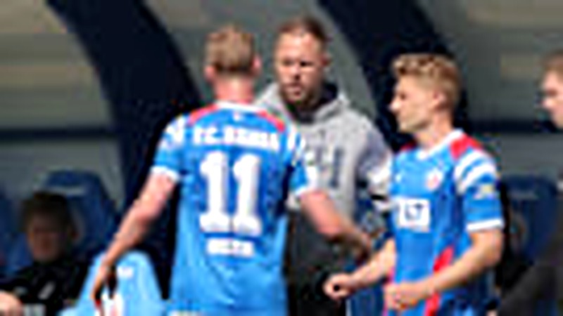 Hansa Rostock im Transferfieber: Entscheidungen über Zukunft von Schlüsselspielern stehen an