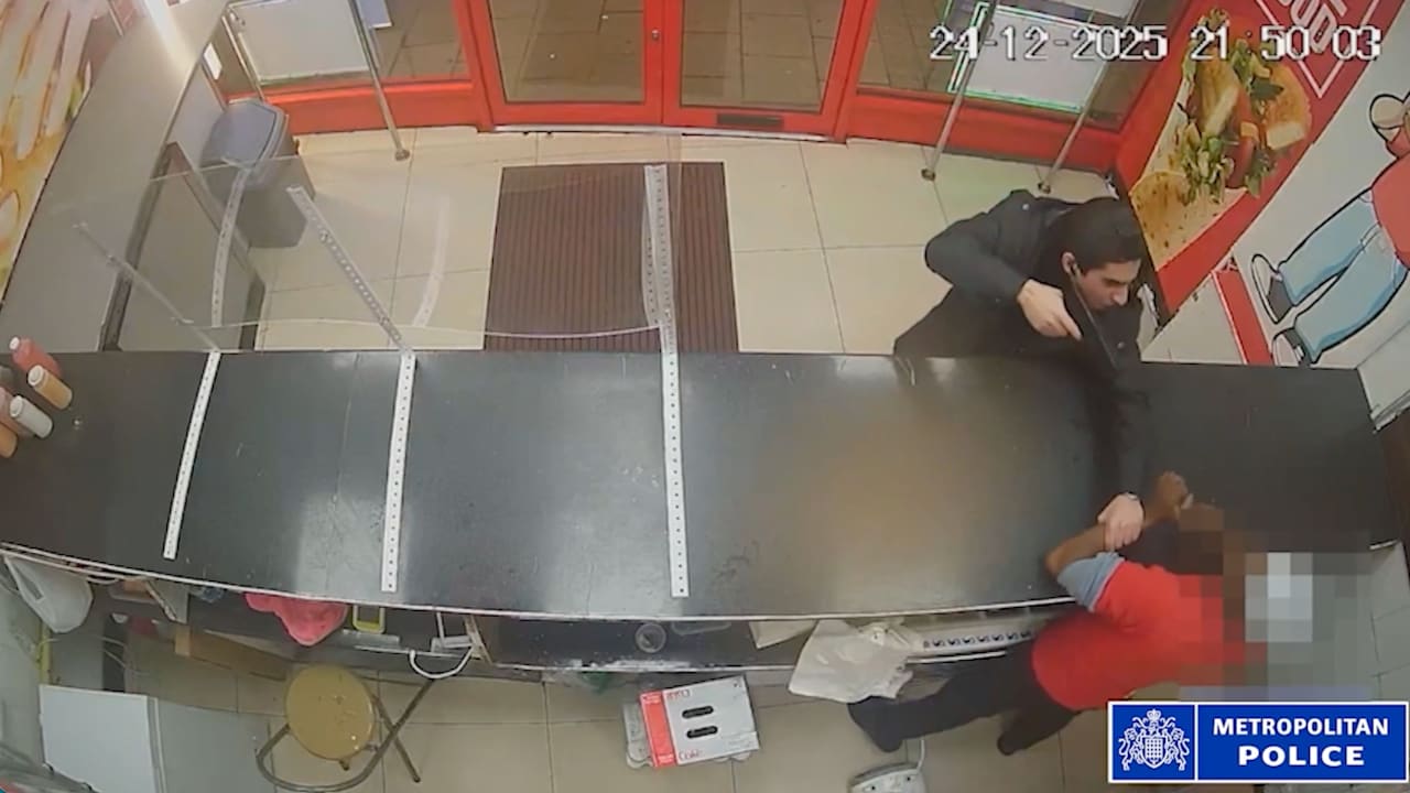 Kunde rastet aus und bedroht Verkäufer wegen falscher Soße