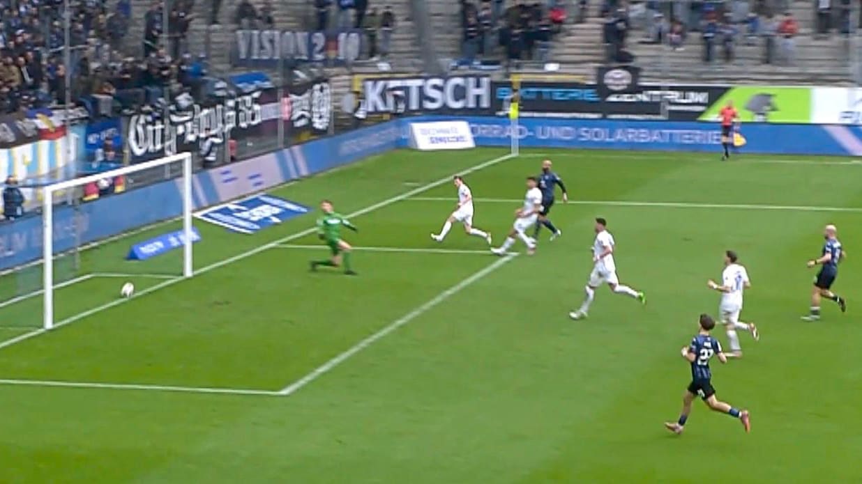 *Kontroverses Wembley-Tor: Aue-Trainer platzt der Kragen nach Niederlage*