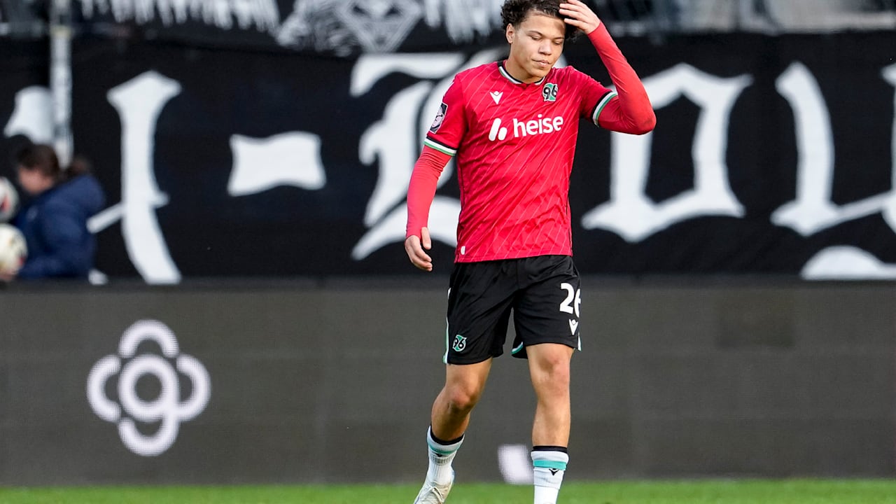 Rassismus im Fußball: Hannover 96 steht an der Seite von Montell Ndikom