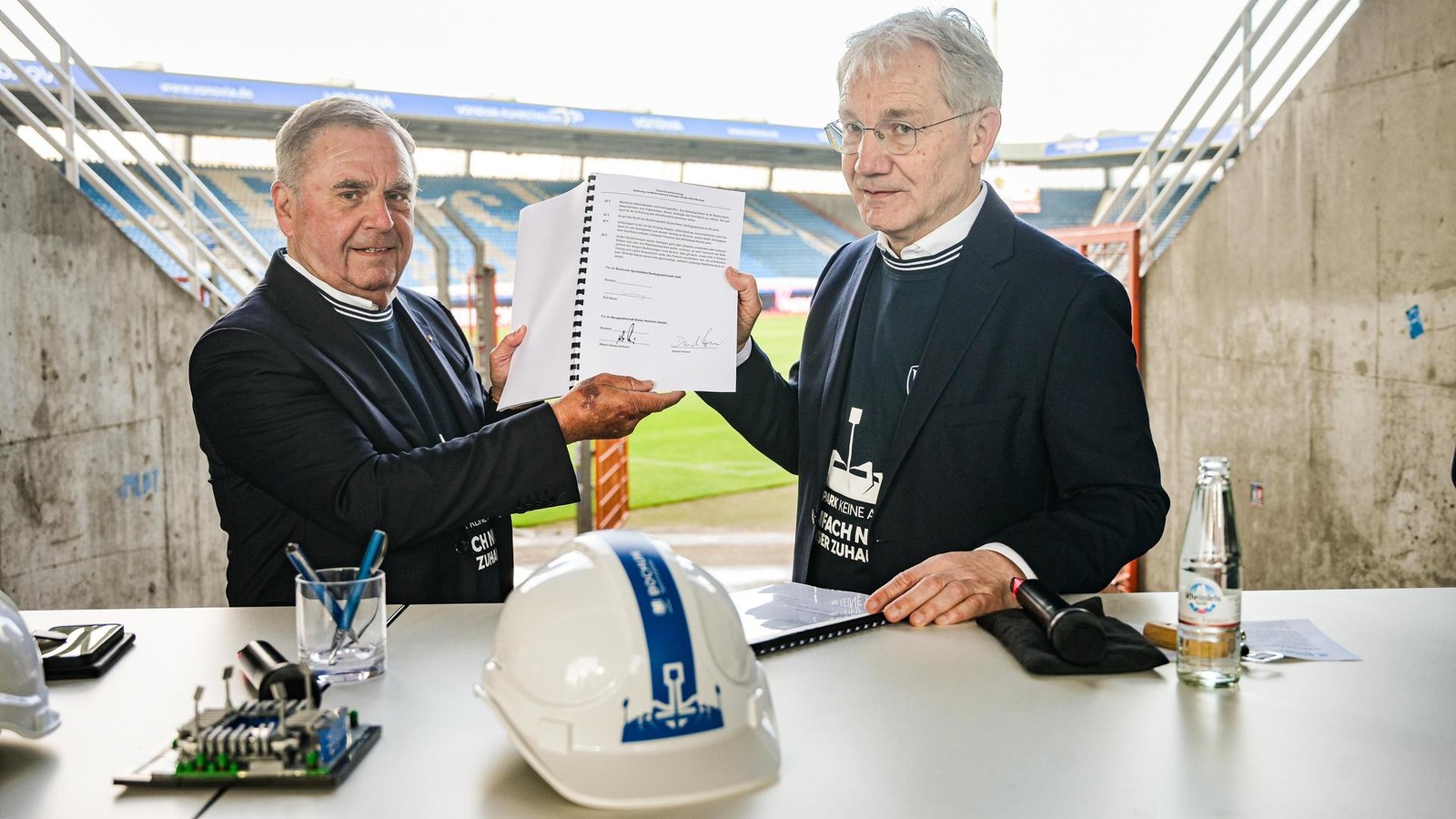 Umbau des Ruhrstadions beginnt - Vertrag unterzeichnet